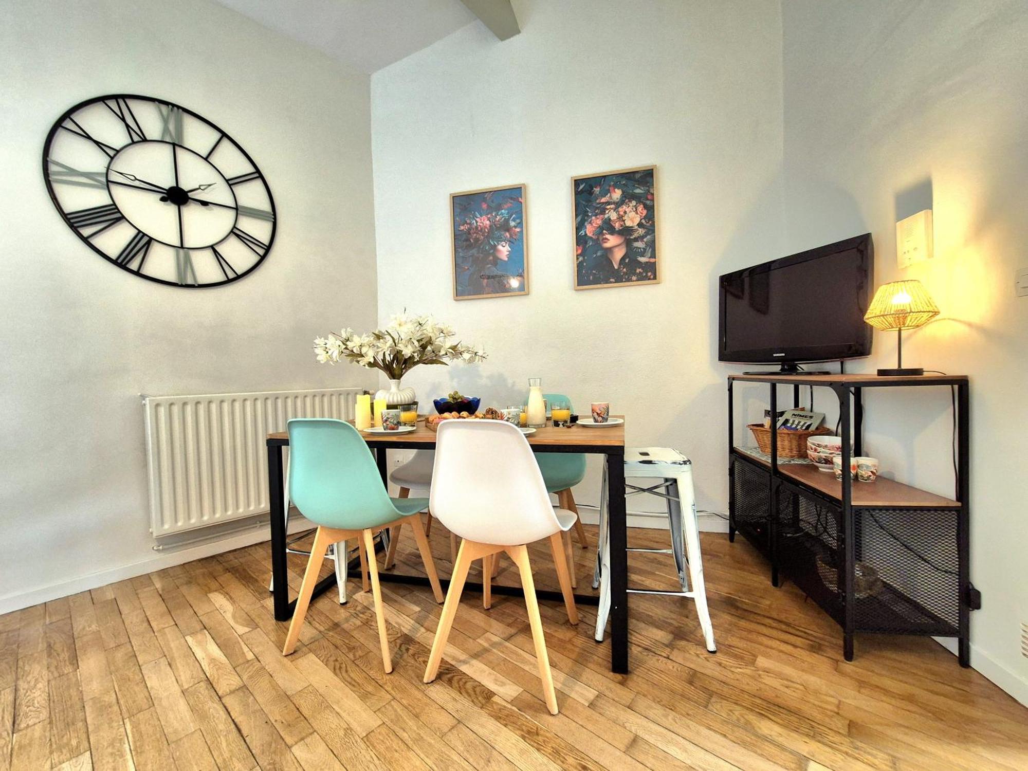 L'artiste - Balcon - Clim Apartment Nimes